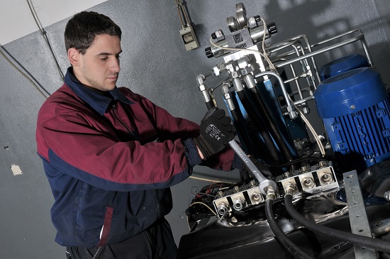 Promet u domaćoj industriji u junu manji u odnosu na prošlu godinu