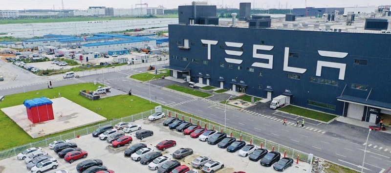 Tesla prva obustavlja jedan deo proizvodnje zbog dešavanja u Crvenom moru