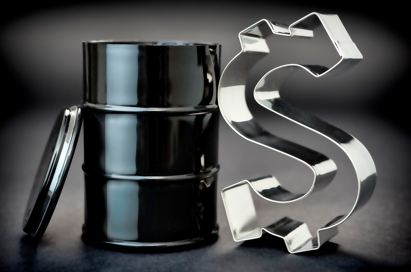Nafta "brent" iznad 49 dolara zbog slabljenja dolara 