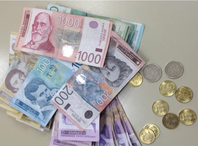 Dinar približno isti kao i juče, srednji kurs 117,5331
