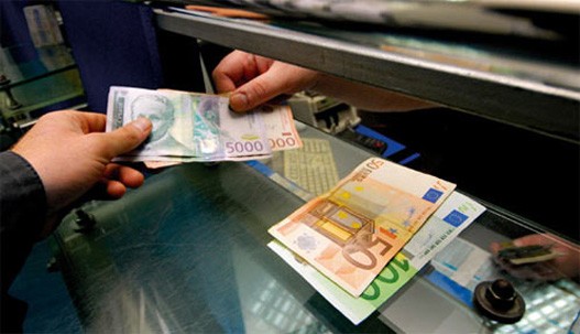 Kurs miruje, za jedan evro 117,7720 dinara