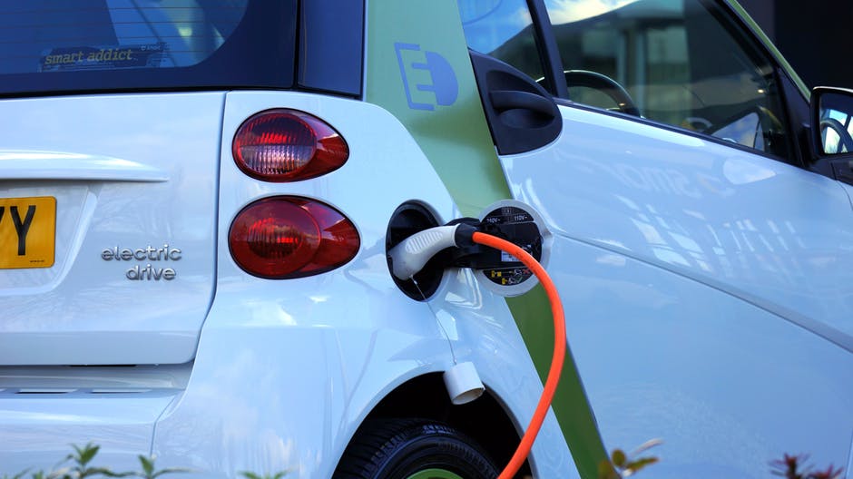 Auto kompanije planiraju da ulože 1,2 biliona dolara u električna vozila