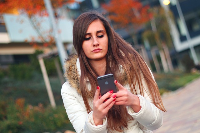 Banke ukidaju SMS obaveštenja? Evo šta kaže NBS i da li klijenti imaju pravo na izbor Banke ukidaju SMS obaveštenja? Evo šta kaže NBS i da li klijenti imaju pravo na izbor
